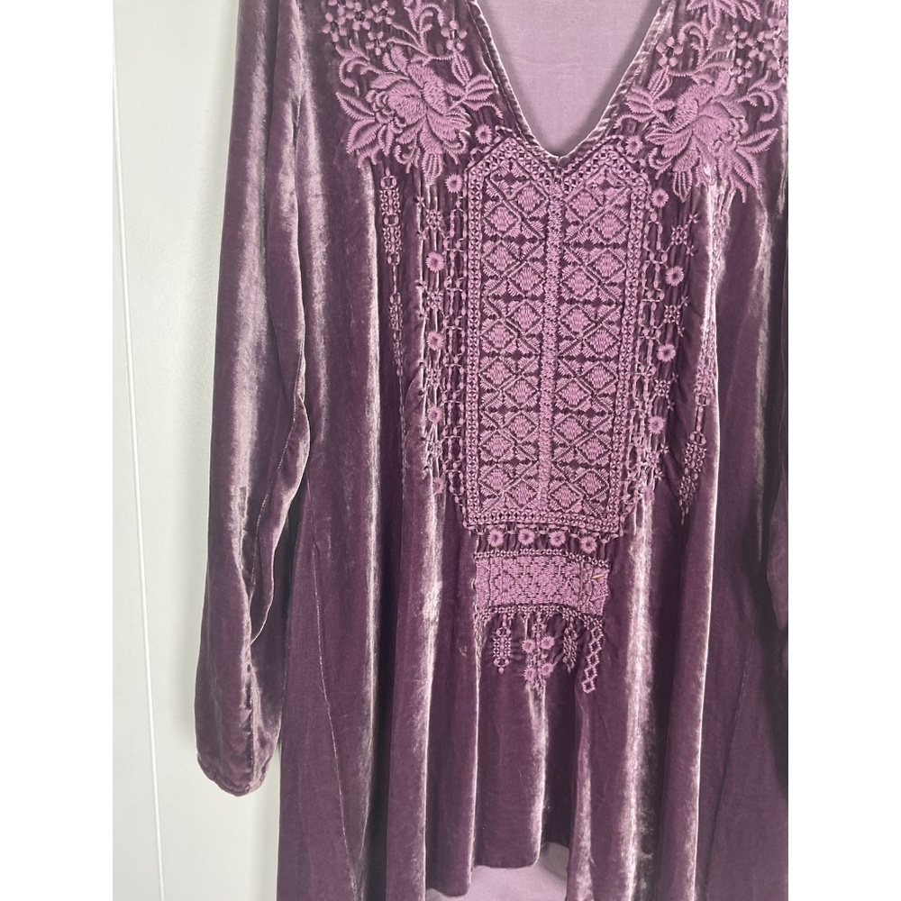 Stunning JOHNNY WAS purple embroidered Velvet Tunic Top 1X - Picture 2 of 6